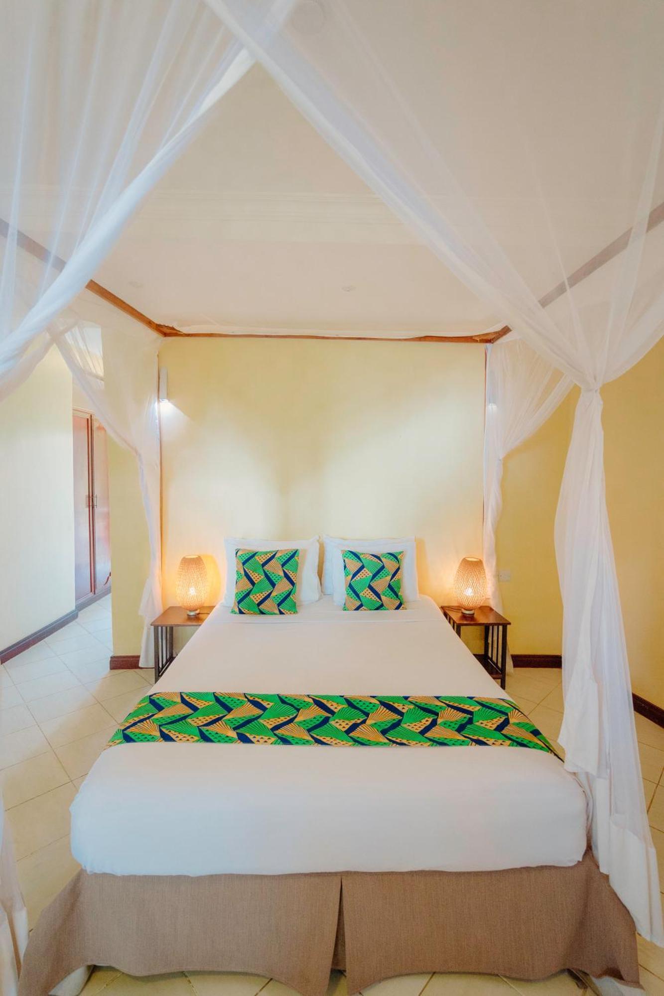 Sansi Kae Beach Resort Michamvi Kae ภายนอก รูปภาพ