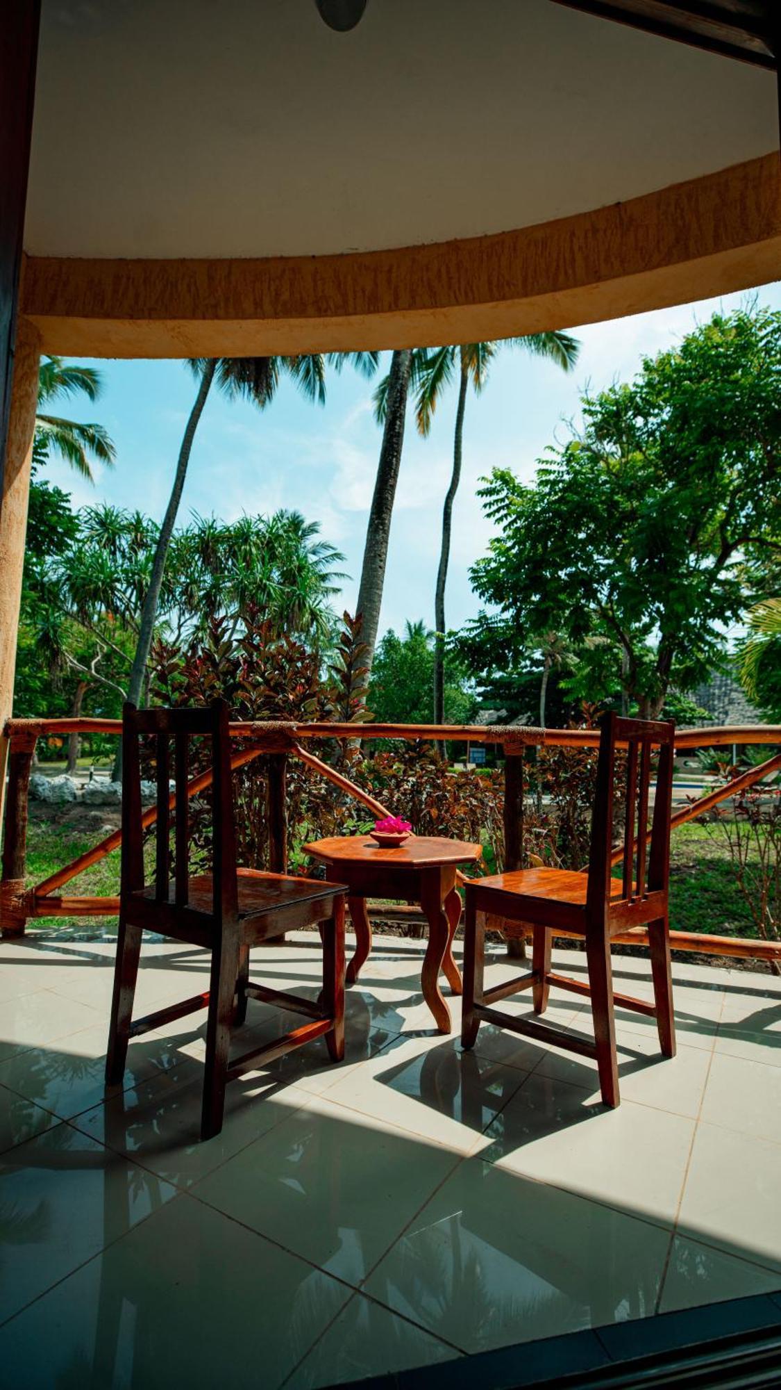 Sansi Kae Beach Resort Michamvi Kae ภายนอก รูปภาพ