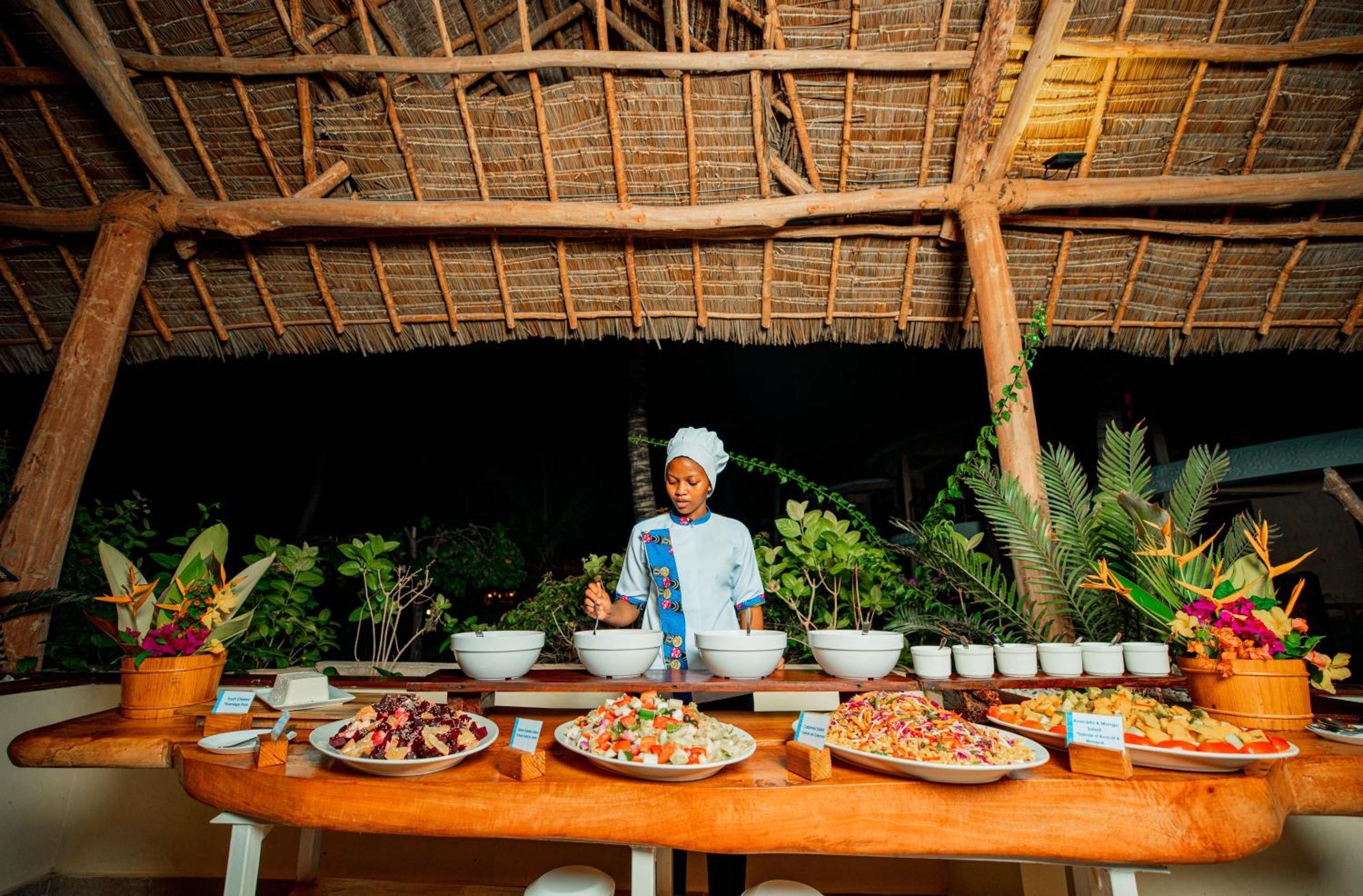 Sansi Kae Beach Resort Michamvi Kae ภายนอก รูปภาพ