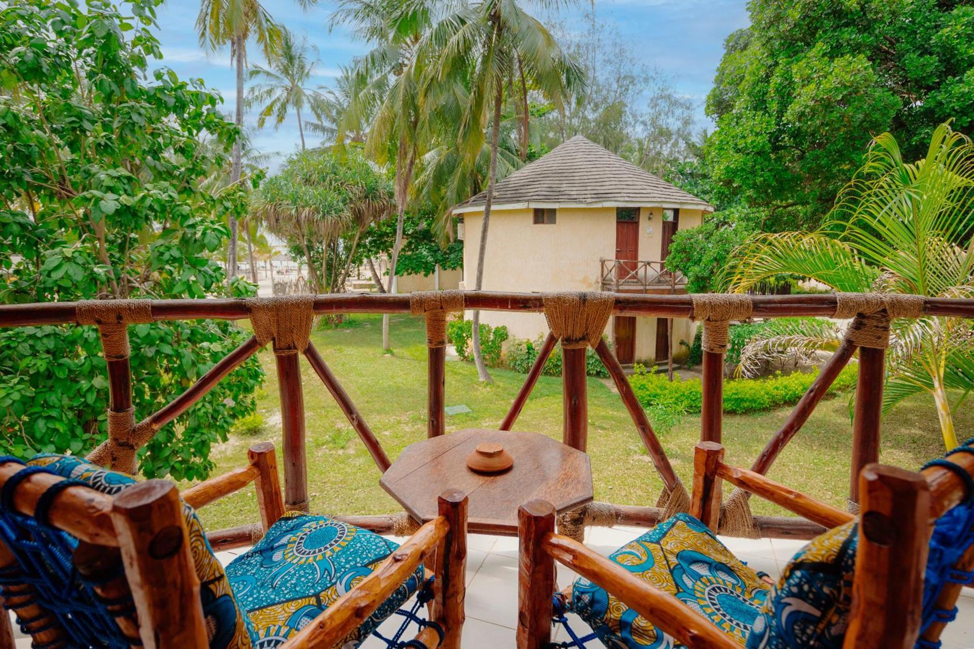 Sansi Kae Beach Resort Michamvi Kae ภายนอก รูปภาพ