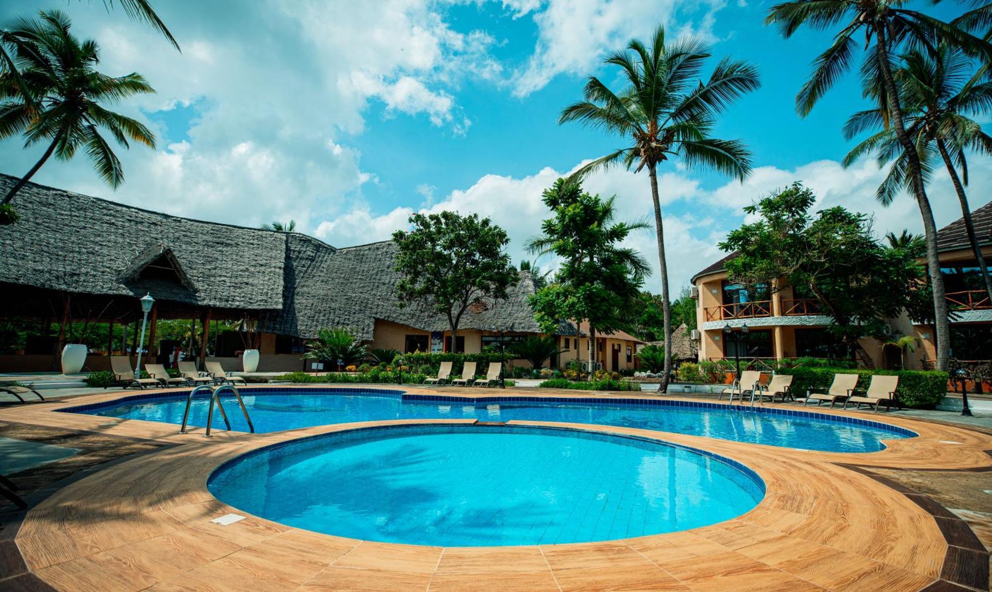 Sansi Kae Beach Resort Michamvi Kae ภายนอก รูปภาพ