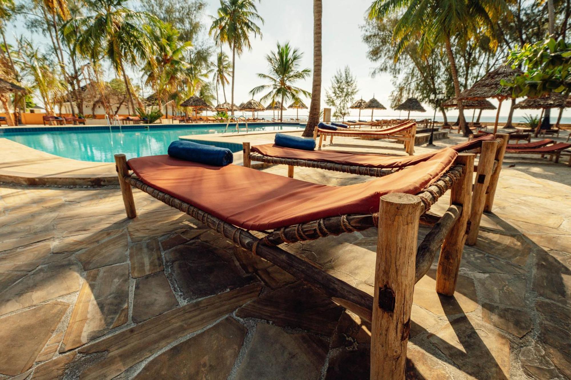 Sansi Kae Beach Resort Michamvi Kae ภายนอก รูปภาพ