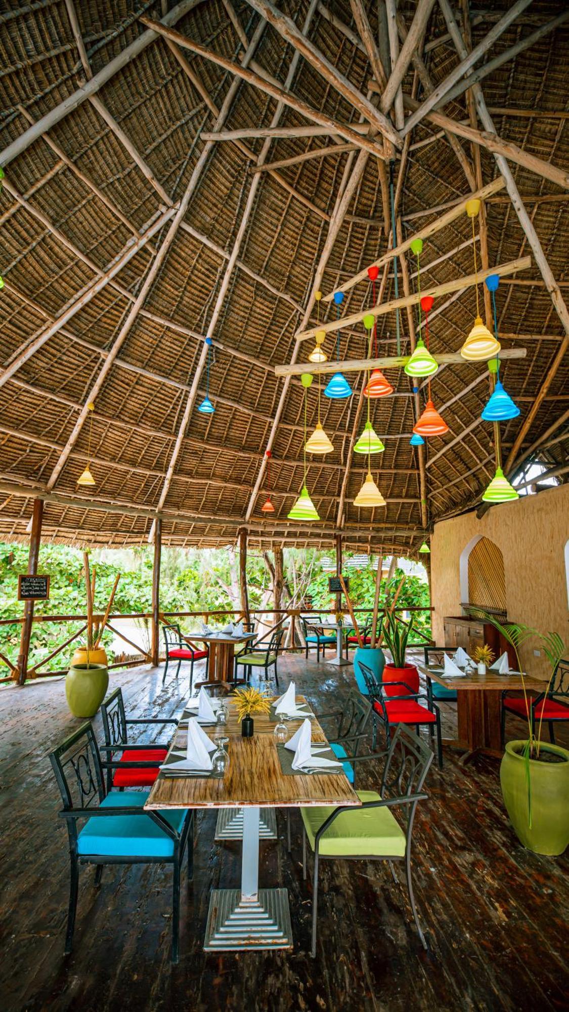 Sansi Kae Beach Resort Michamvi Kae ภายนอก รูปภาพ