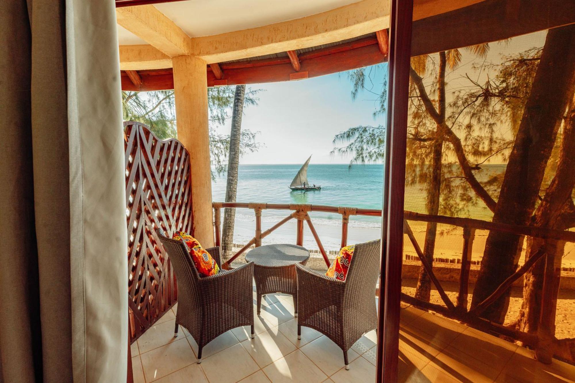 Sansi Kae Beach Resort Michamvi Kae ภายนอก รูปภาพ