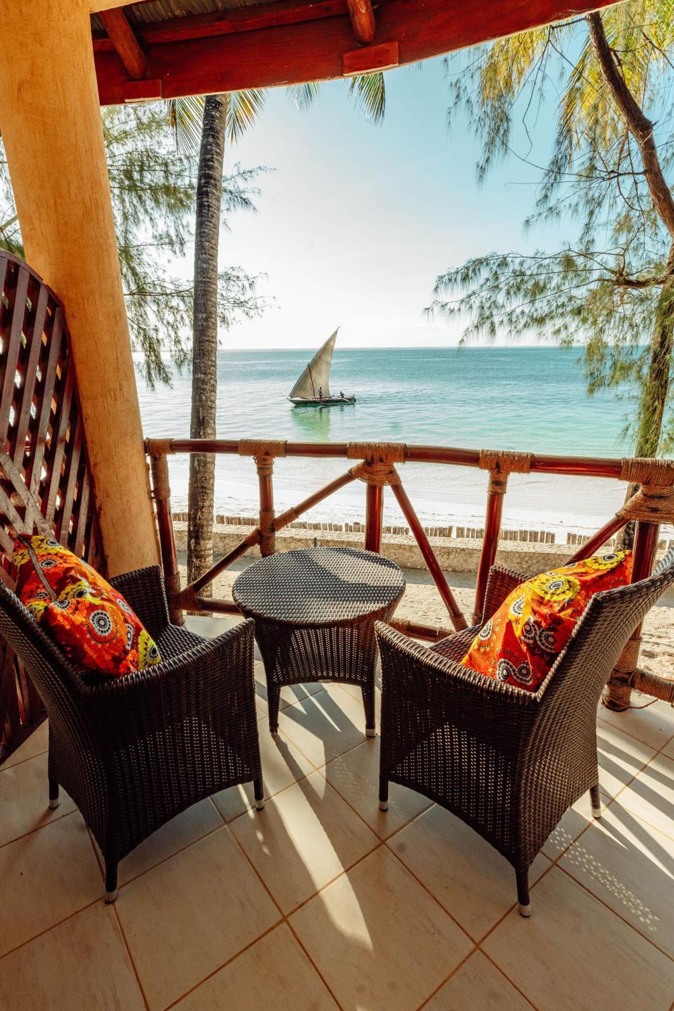 Sansi Kae Beach Resort Michamvi Kae ภายนอก รูปภาพ