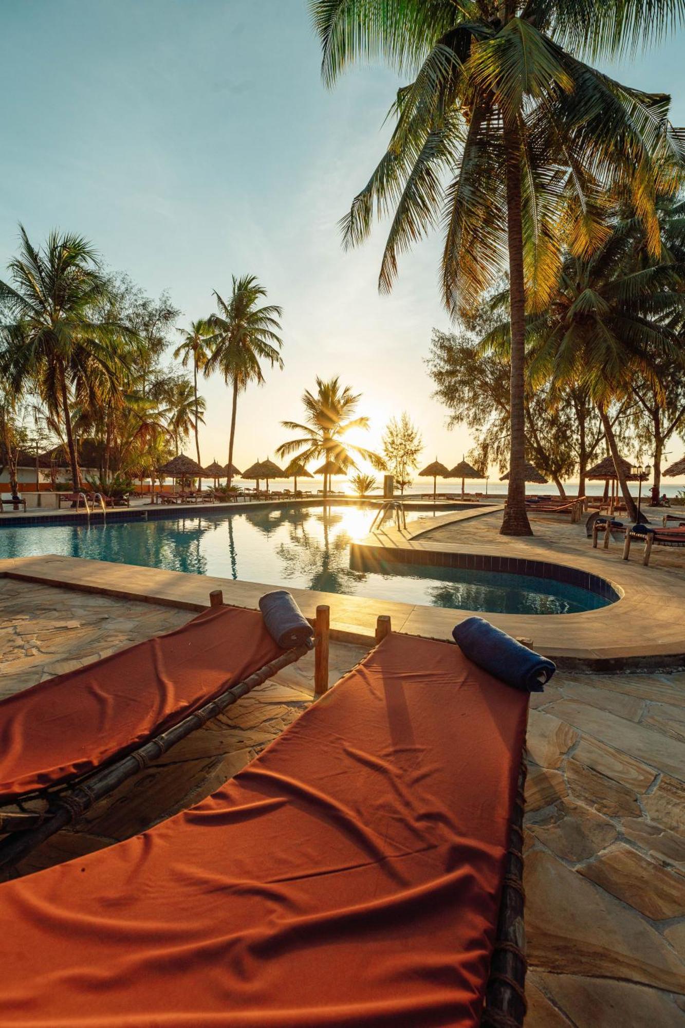Sansi Kae Beach Resort Michamvi Kae ภายนอก รูปภาพ