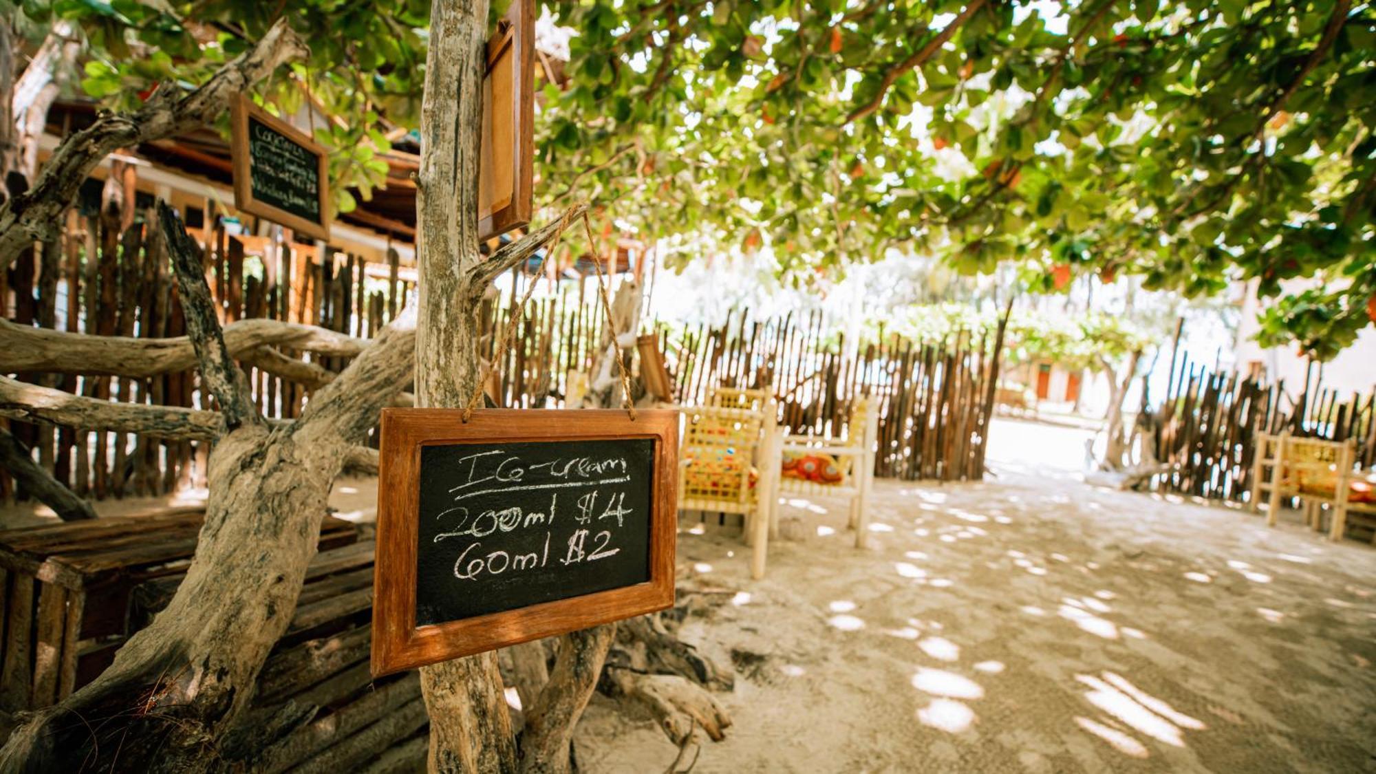 Sansi Kae Beach Resort Michamvi Kae ภายนอก รูปภาพ