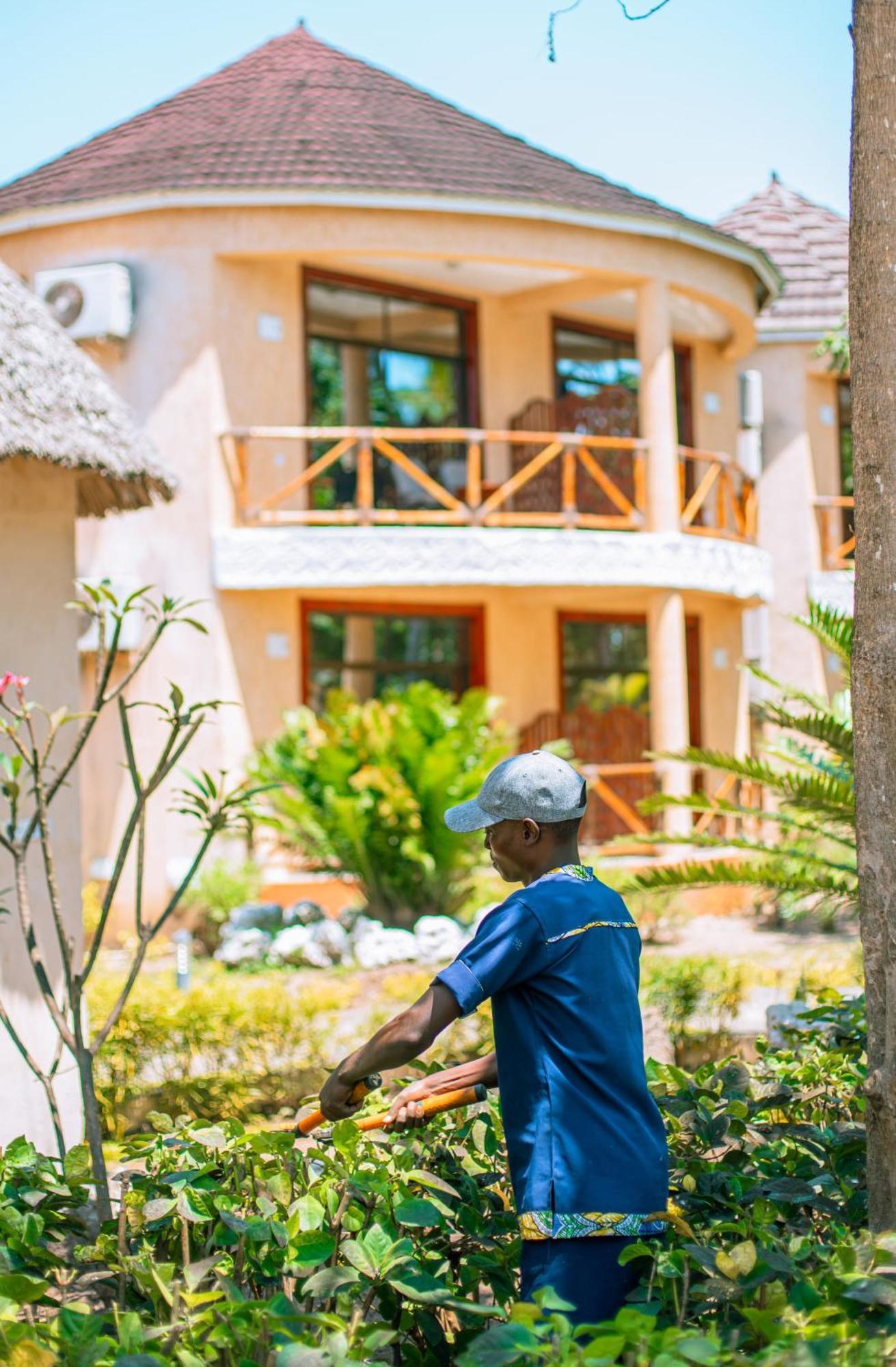 Sansi Kae Beach Resort Michamvi Kae ภายนอก รูปภาพ