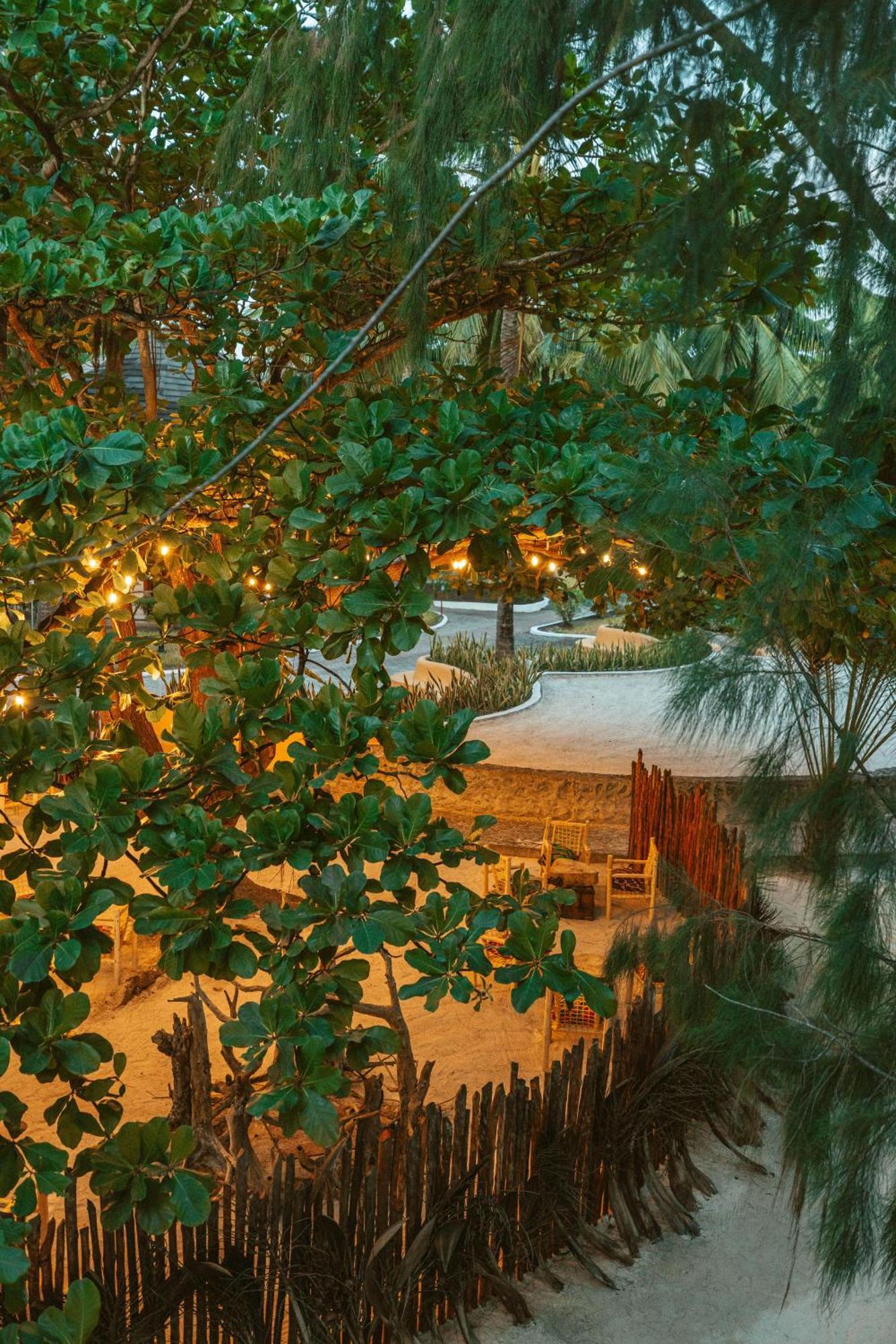 Sansi Kae Beach Resort Michamvi Kae ภายนอก รูปภาพ