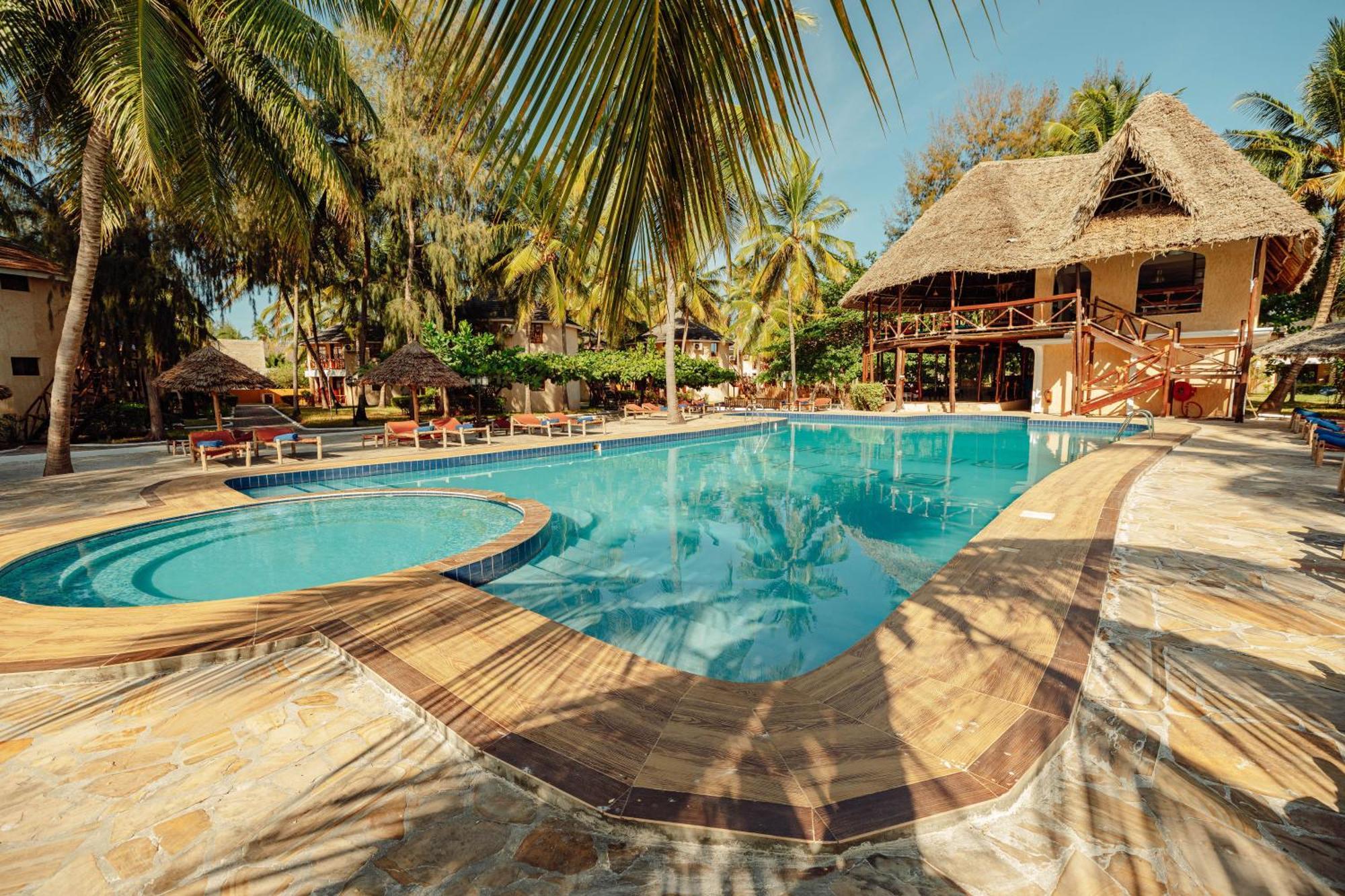 Sansi Kae Beach Resort Michamvi Kae ภายนอก รูปภาพ