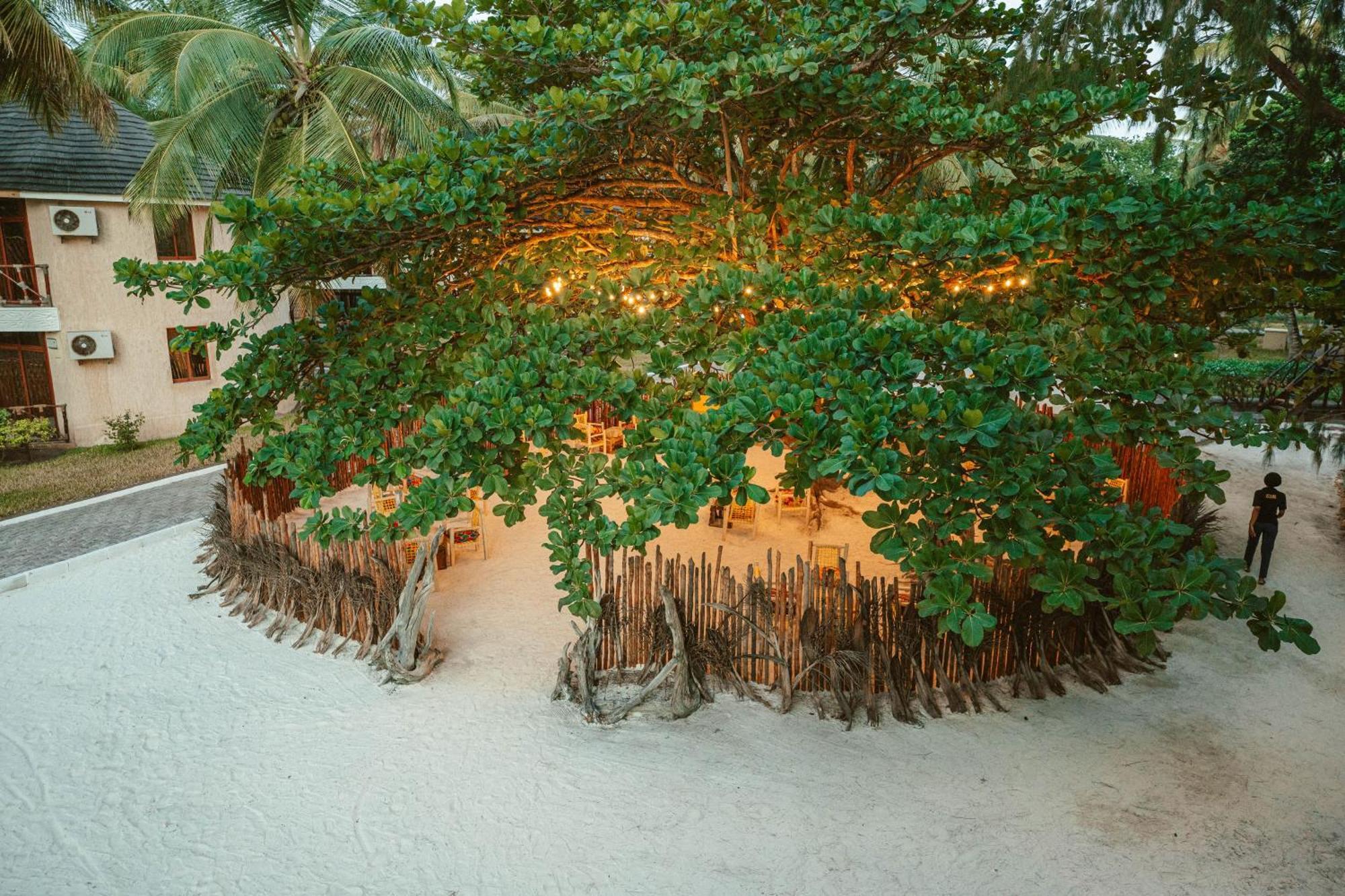 Sansi Kae Beach Resort Michamvi Kae ภายนอก รูปภาพ
