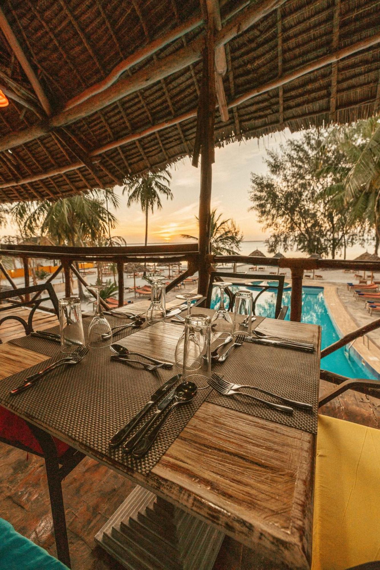 Sansi Kae Beach Resort Michamvi Kae ภายนอก รูปภาพ
