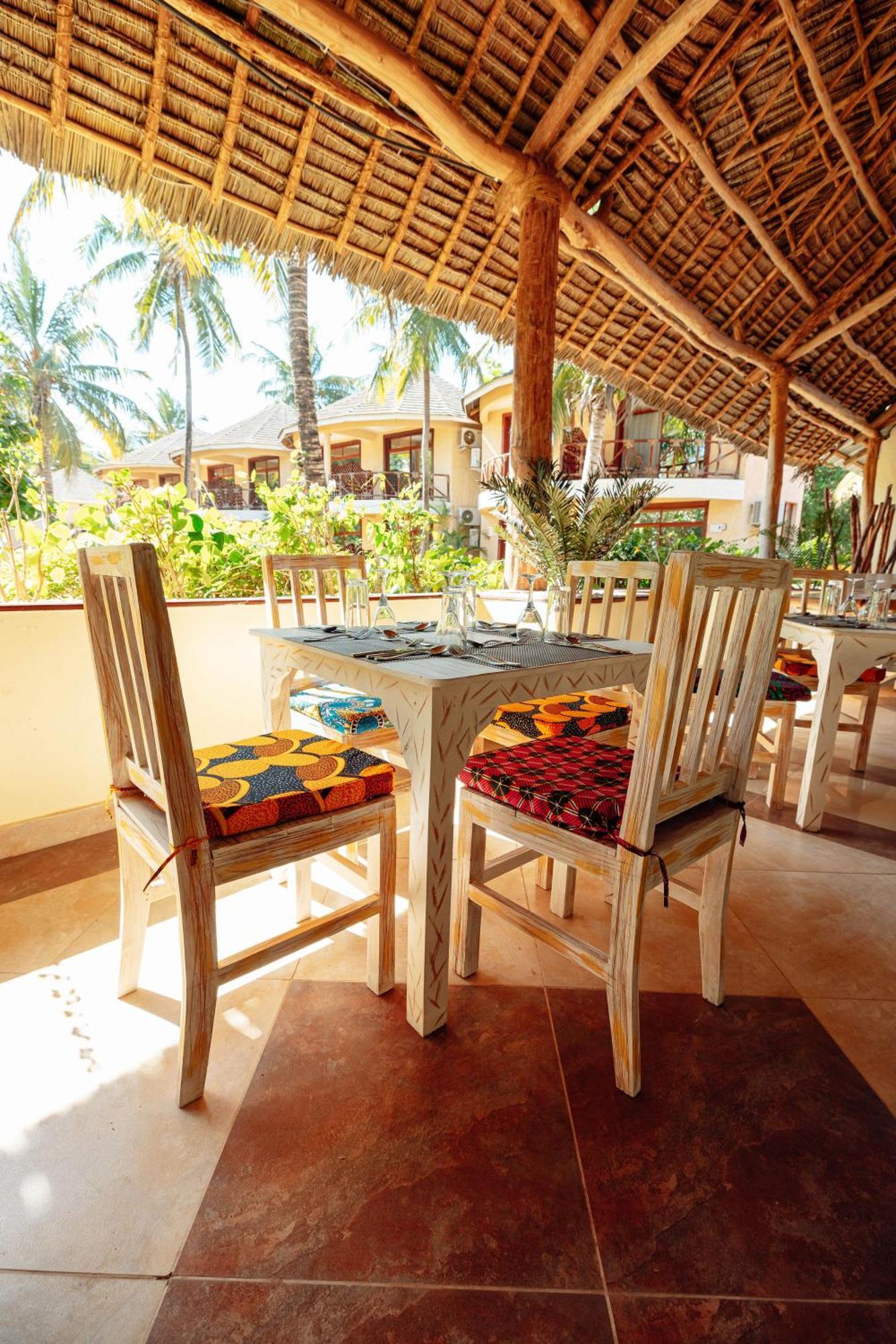 Sansi Kae Beach Resort Michamvi Kae ภายนอก รูปภาพ