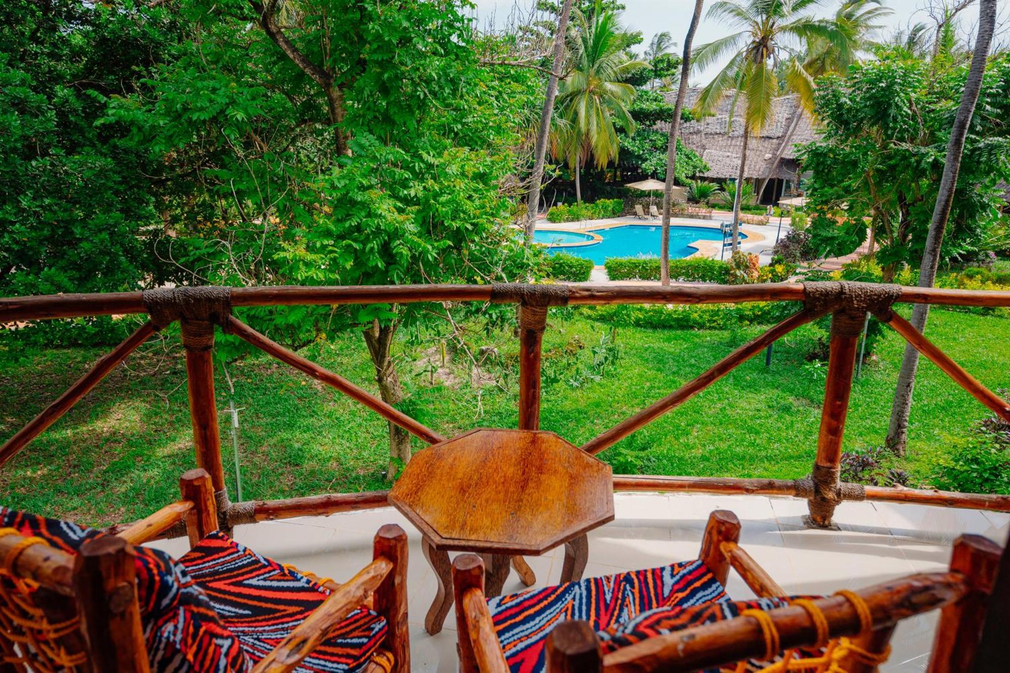 Sansi Kae Beach Resort Michamvi Kae ภายนอก รูปภาพ