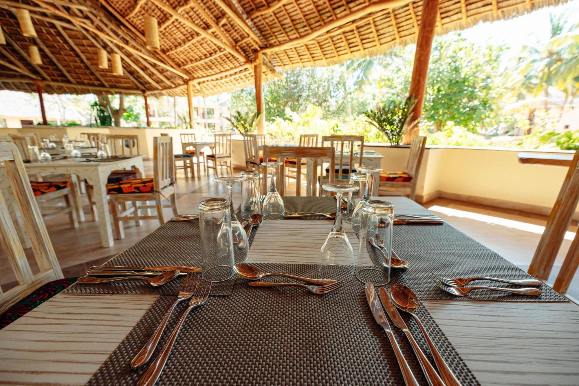 Sansi Kae Beach Resort Michamvi Kae ภายนอก รูปภาพ